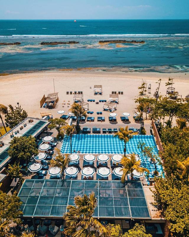Manarai Beach House, beach club inside five star Sofitel Bali Nusa Dua Resort Hotel