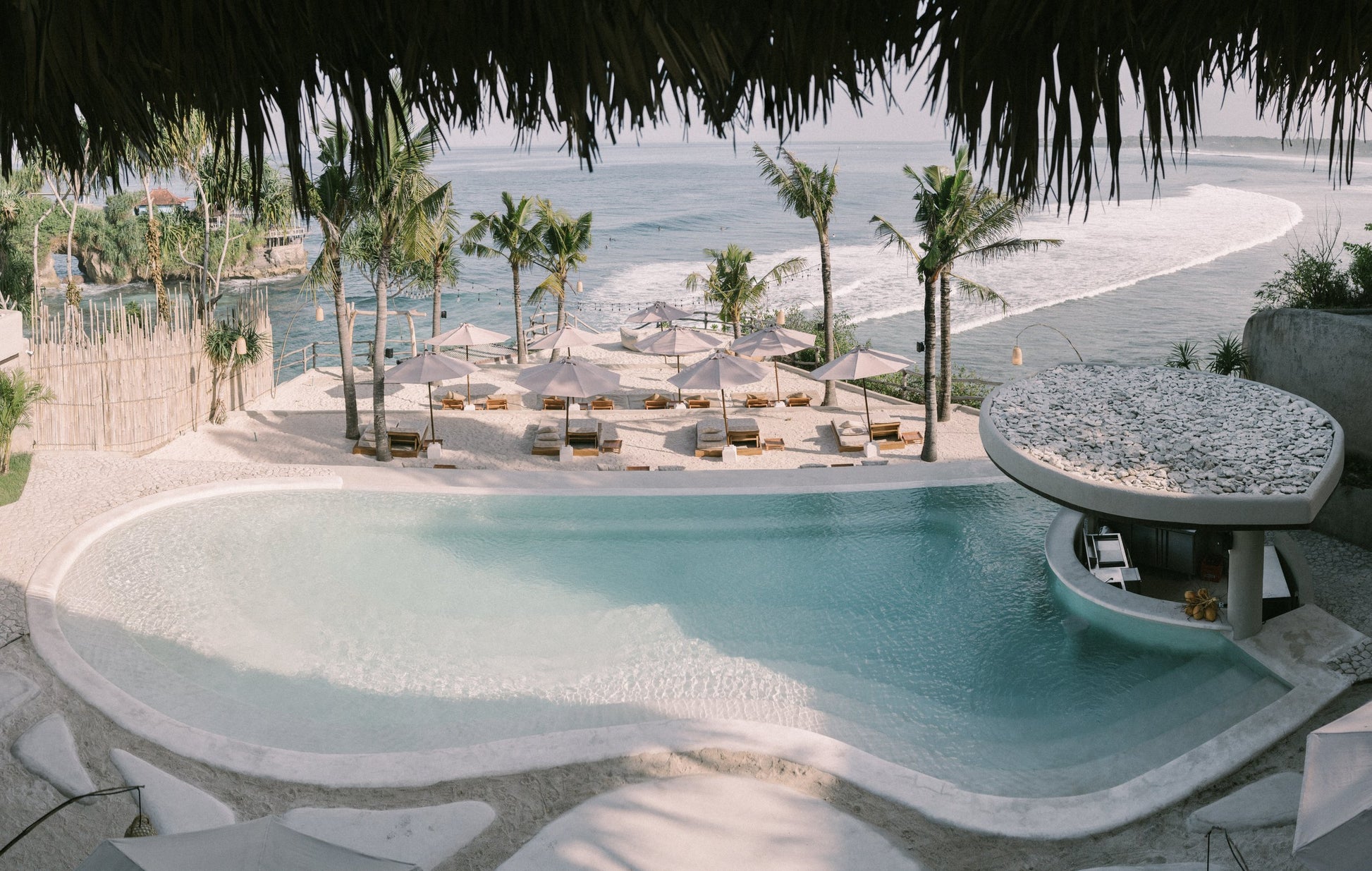 Suku Beach Club in Nusa Ceningan Bali next to Nusa Lemongan Nusa Penida