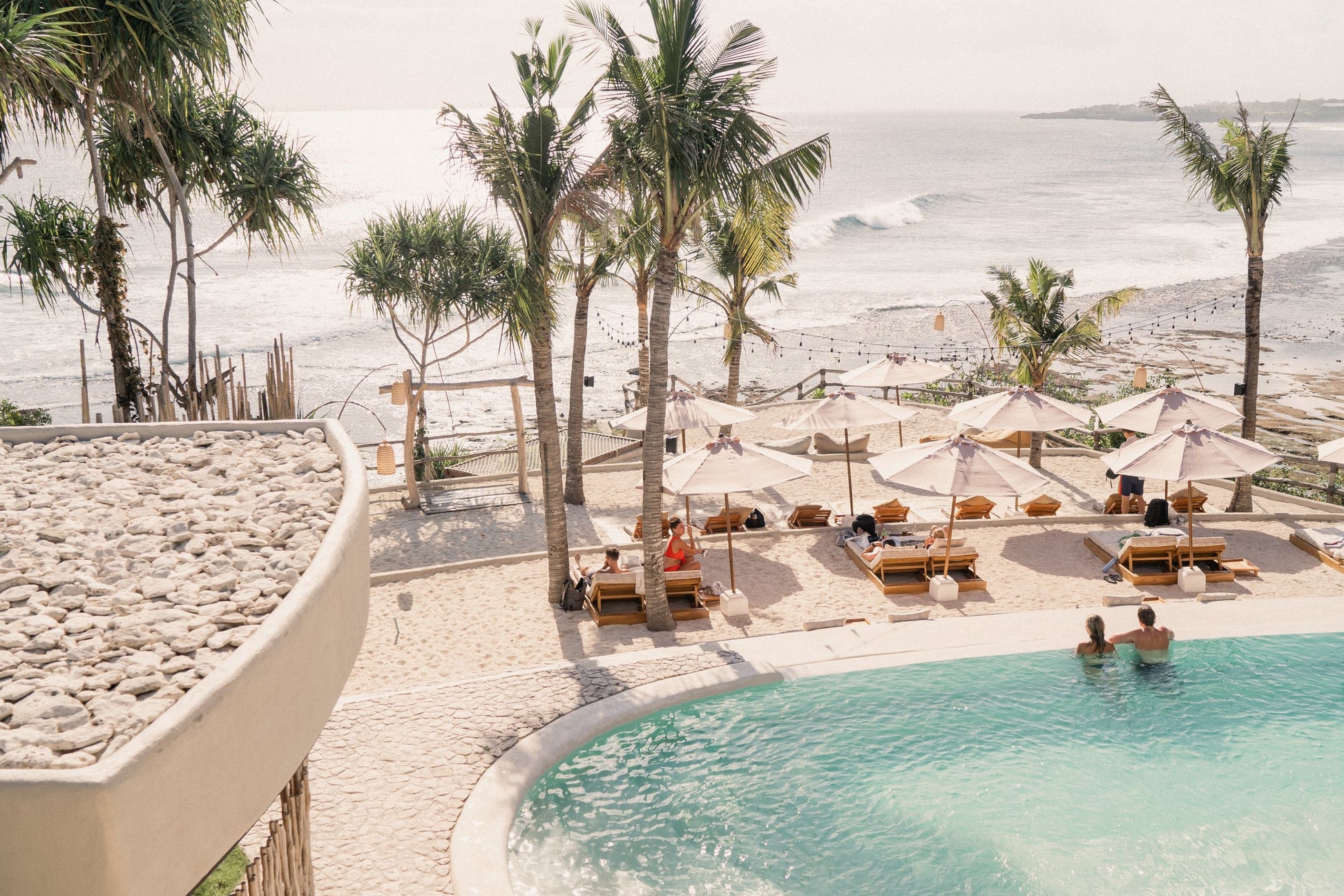 Suku Beach Club in Nusa Ceningan Bali next to Nusa Lemongan Nusa Penida