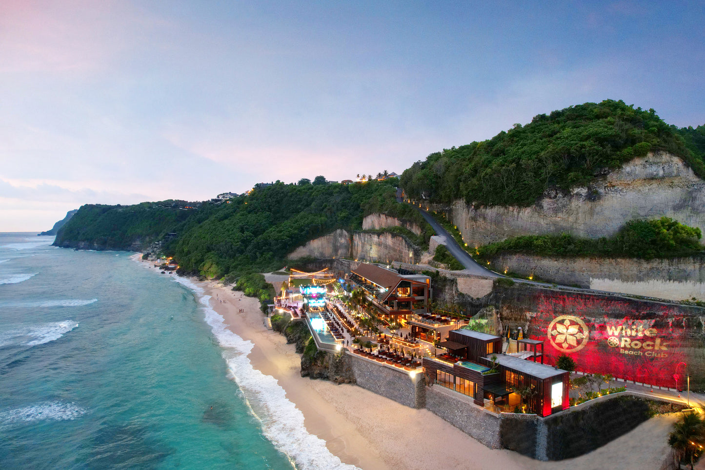White Rock Bali Beach Club in Uluwatu Melasti Beach