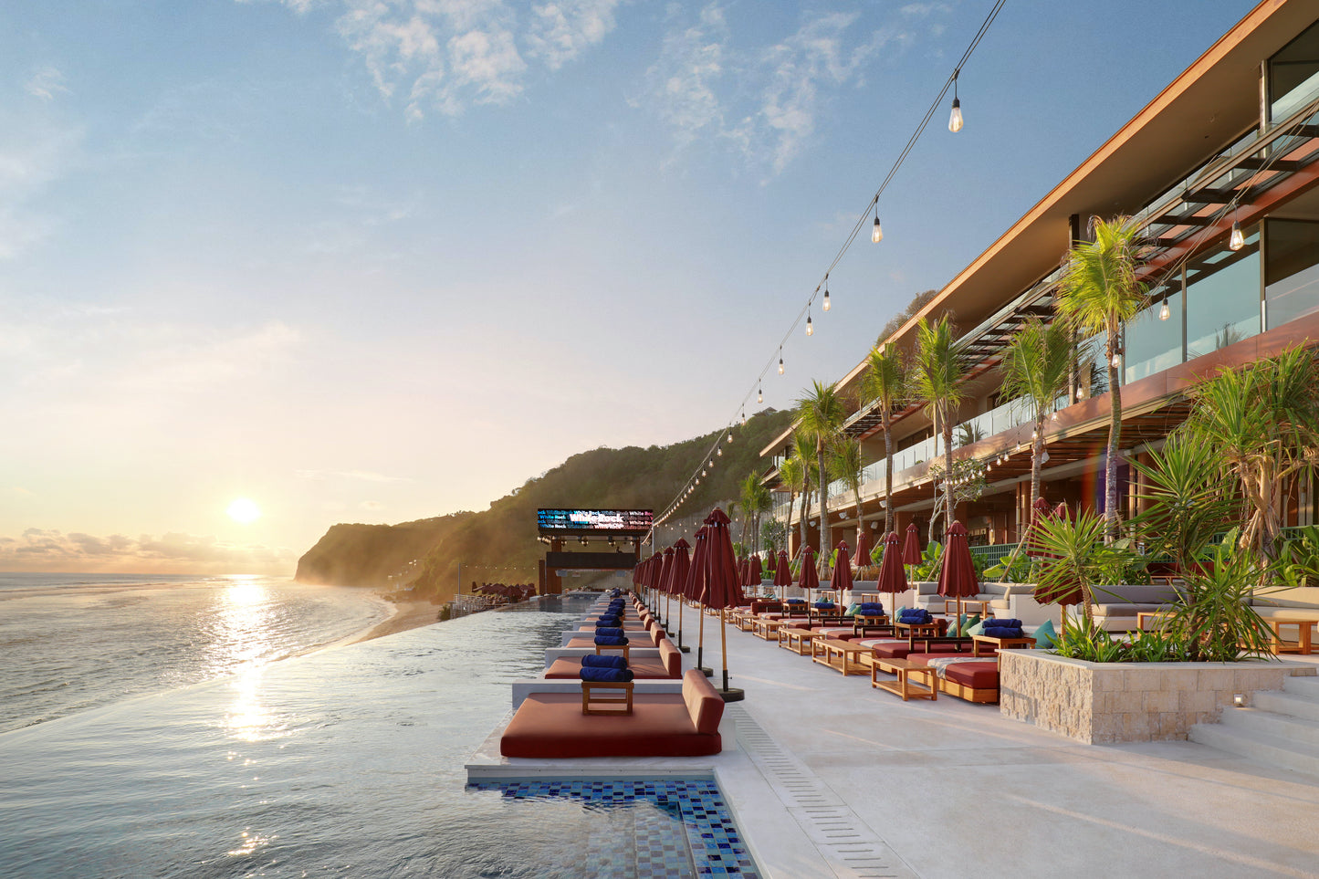 White Rock Bali Beach Club in Uluwatu Melasti Beach